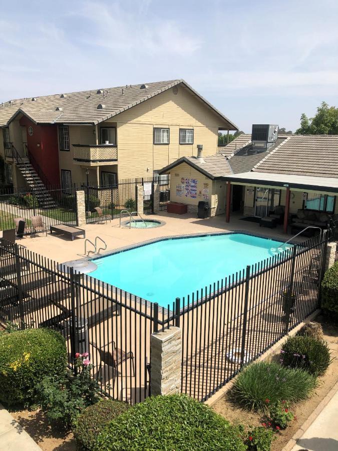 Whispering Meadows Apartments Μπέικερσφιλντ Εξωτερικό φωτογραφία
