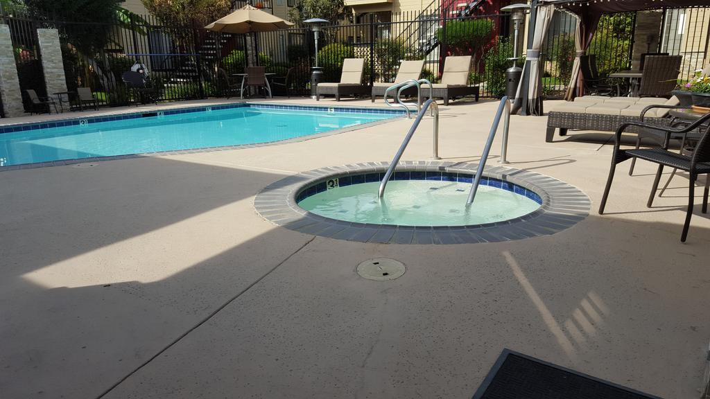 Whispering Meadows Apartments Μπέικερσφιλντ Εξωτερικό φωτογραφία